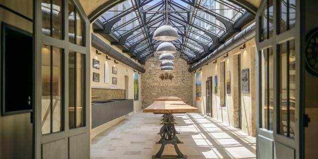 La verrière Gustave Eiffel de la Maison Champy site d'élevage et des caves historiques au cœur de Beaune