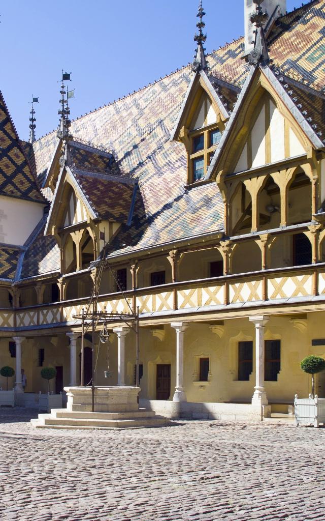 Hospices De Beaune Cour Interieure