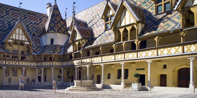 Hospices De Beaune Cour Interieure