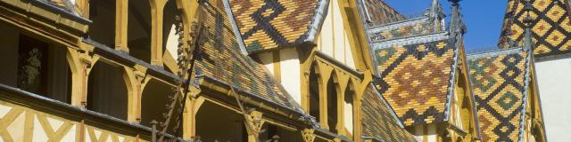 Hospices De Beaune Cour Interieure Puit 3