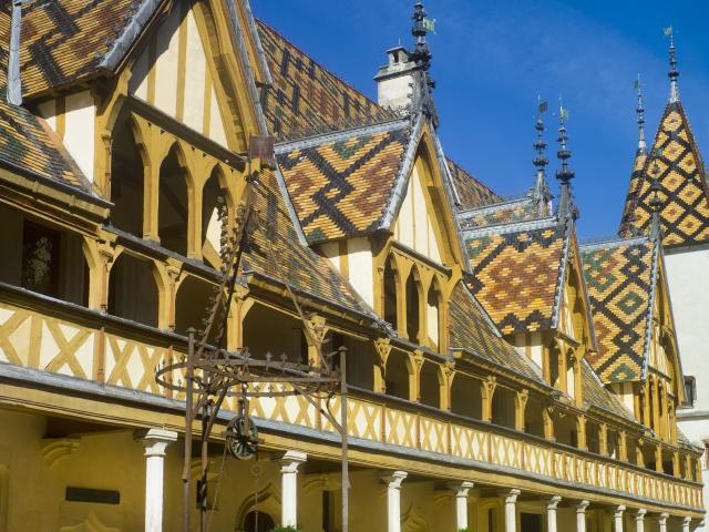 Hospices De Beaune Cour Interieure Puit 3