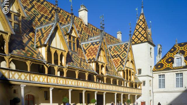 Hospices De Beaune Cour Interieure3