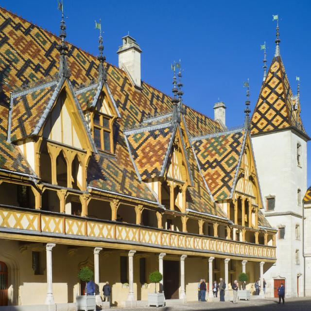 Hospices De Beaune Cour Interieure3