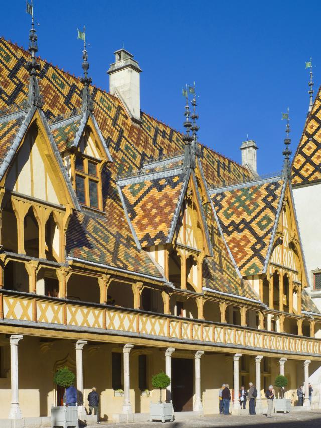 Hospices De Beaune Cour Interieure3