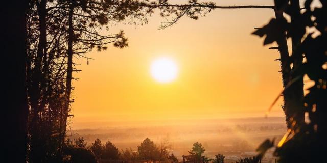 Zonsondergang op de Montagne de Beaune