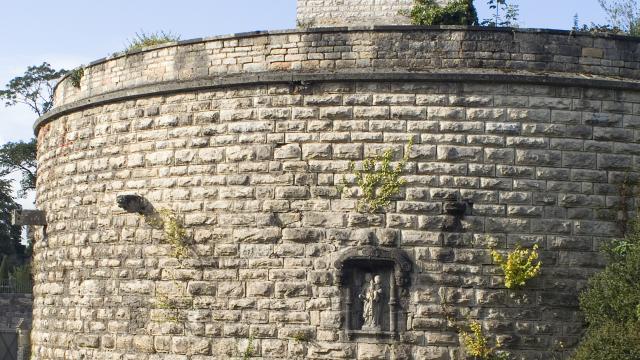 Remparts le Château de Beaune