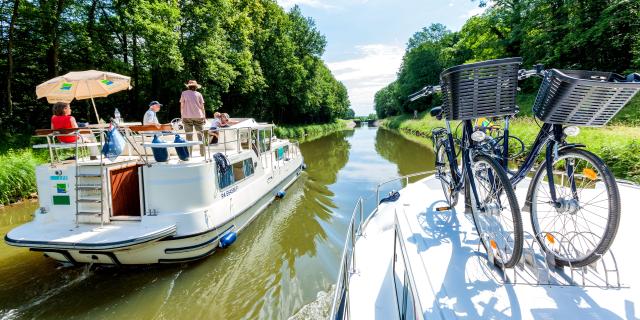 Boot Croisiere Canal Du Centre