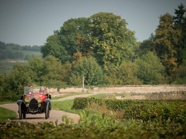 Bugatti Beaune Vignoble Route Des Grands Crus Chemin