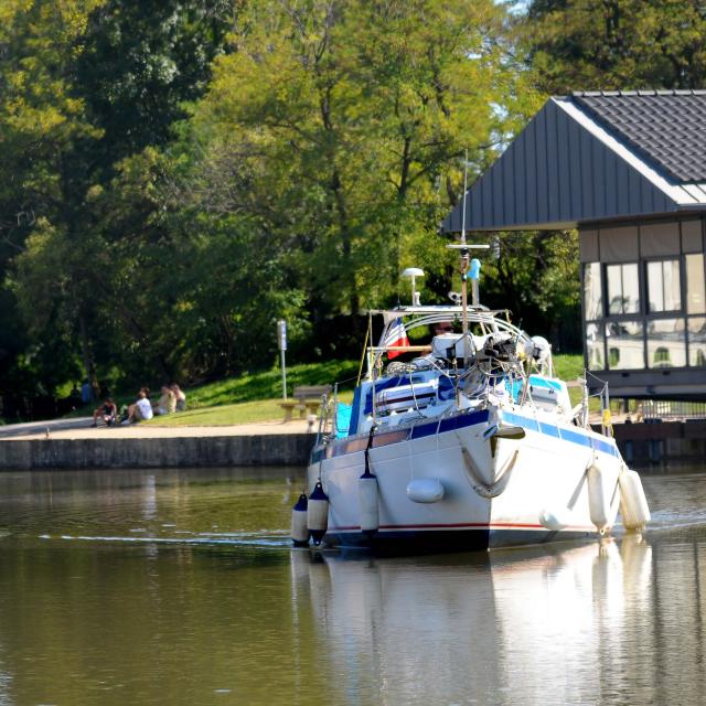 Canal du Centre Croisière à Chagny