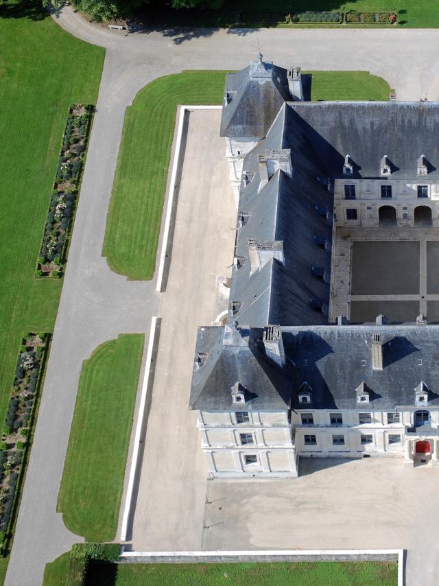 Château Ancy Le Franc Vu du ciel