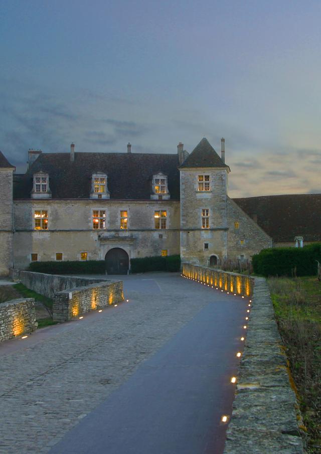 Château du Clos Vougeot de Vougeot en hiver la nuit