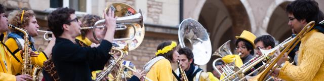 Folklore Bandas Vente Des Vins Beaune