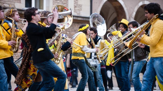 Folklore Bandas Sale Of Wines Beaune