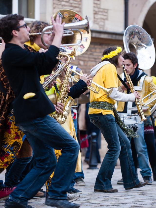 Venda de Bandas de Folclore Beaune Wine