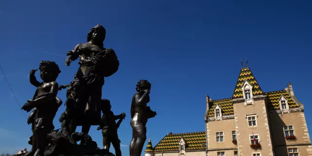 Meursault Village Statue