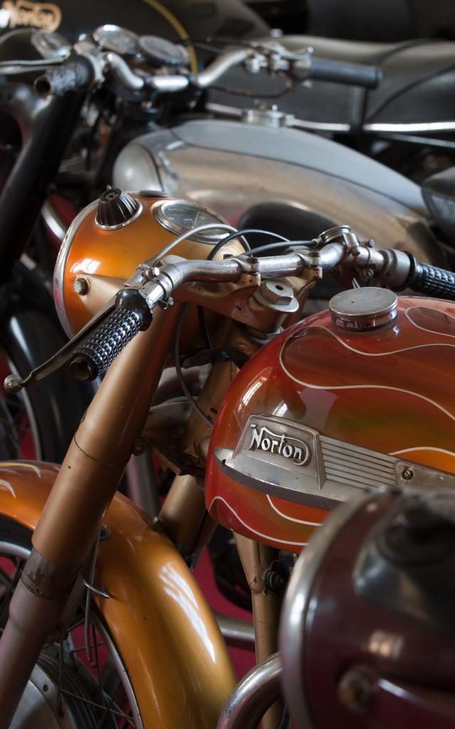 Motorcycles of the castle of Savigny-lès-Beaune