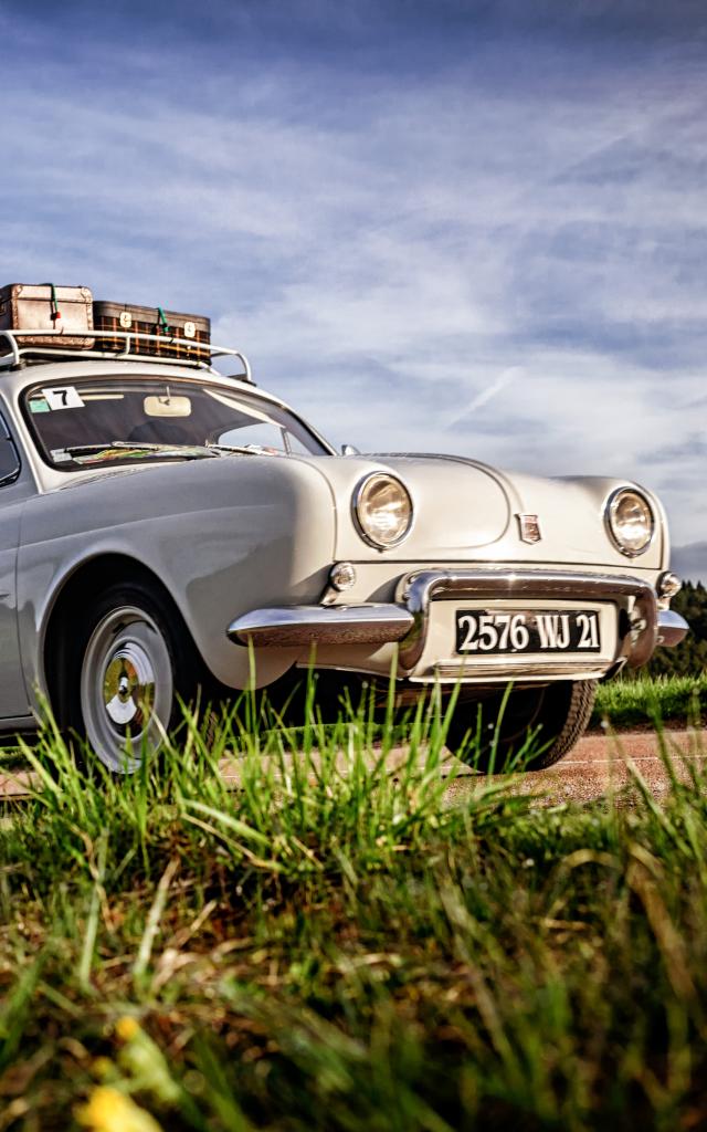 Voiture Vintage Route Des Grands Crus Départ Vacances Nationale 6