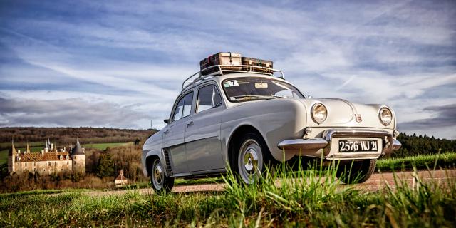 Voiture Vintage Route Des Grands Crus Départ Vacances Nationale 6