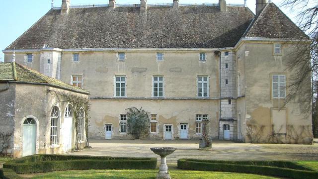 chateau-germolles-garden