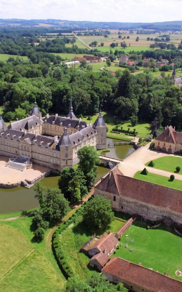 chateau-sully-aerienne