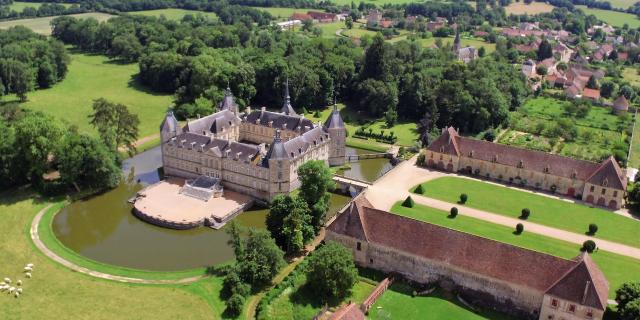 Chateau Sully vue Aerienne