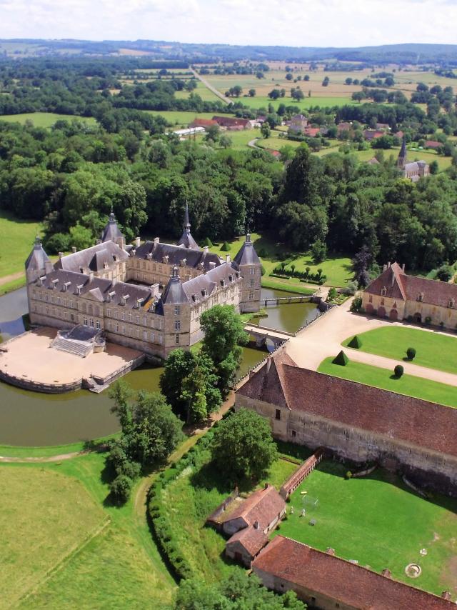 chateau-sully-aerienne