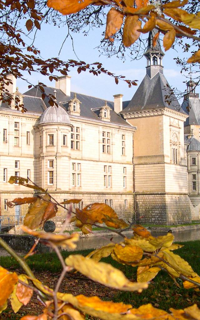 chateau-sully-automne