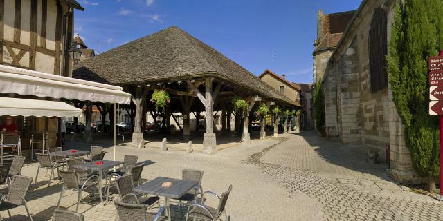 nolay-pano-halles