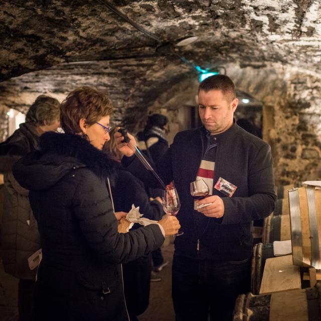 Dégustation de vins lors de la Ventes des Vins des Hospices de Beaune