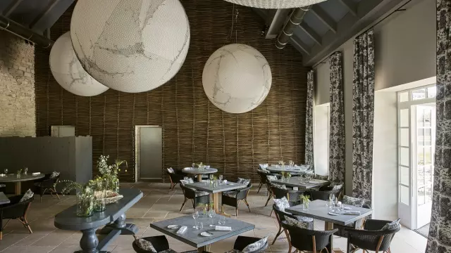 Le Montrachet Restaurant 